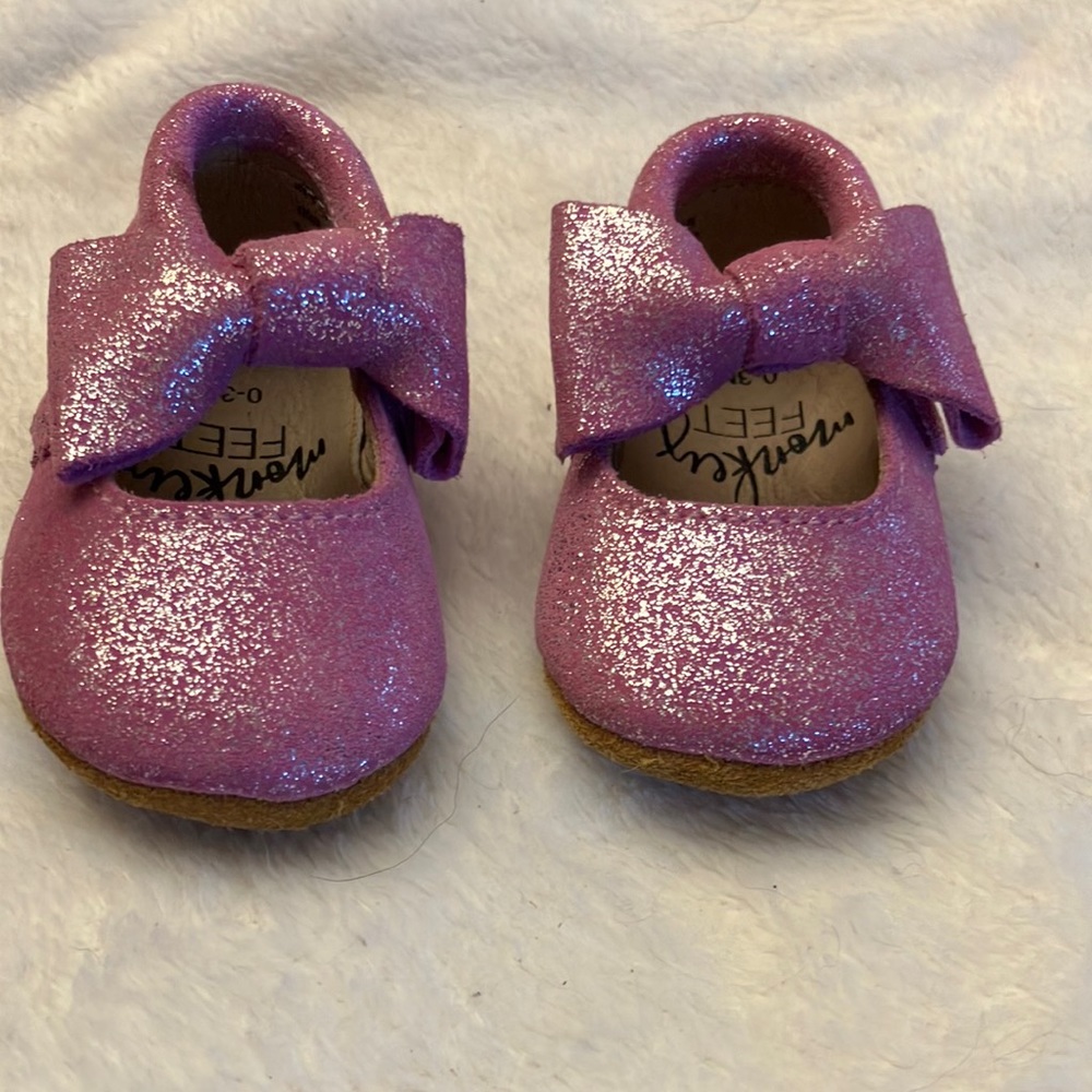 Monkey Feet 0-3 month purple glittery Fringe bow Moccs Soft Sole EUC